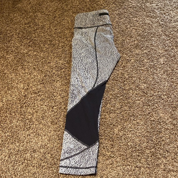 Lululemon leggings - Picture 3 of 3